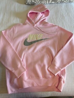 NWT Nike Light Pink Hooded Sweatshirt with Embroidered Logo